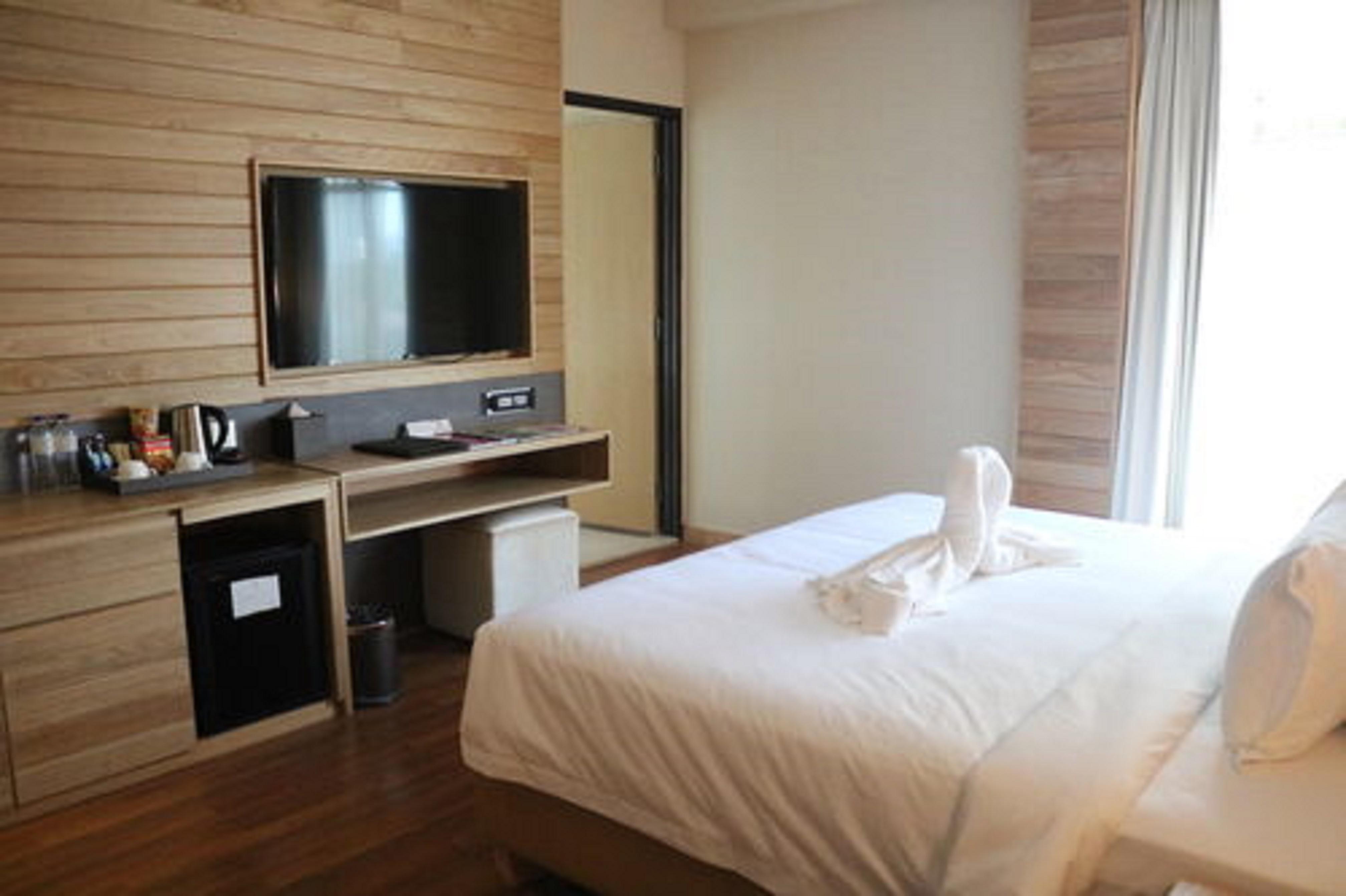 Vouk Hotel Suites, Penang George Town Exterior photo