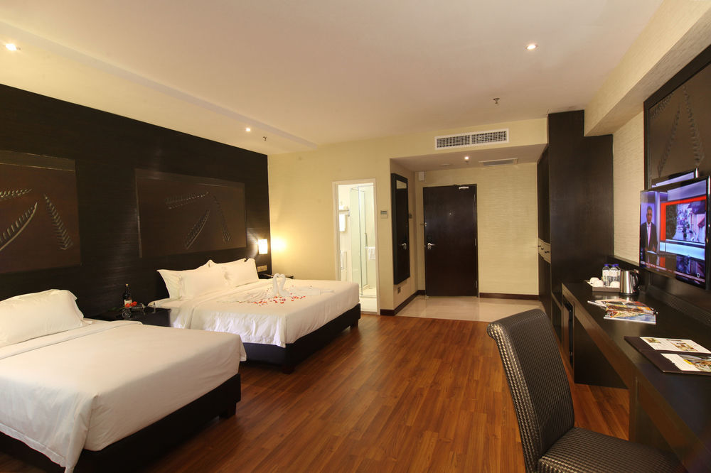 Vouk Hotel Suites, Penang George Town Exterior photo